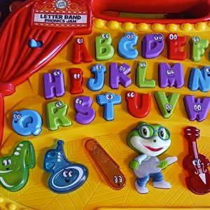 Leapfrog learning toy